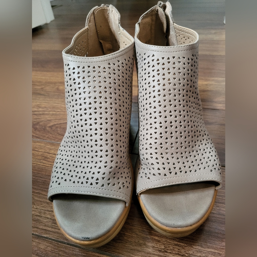 Naturalizer Soul Sandals